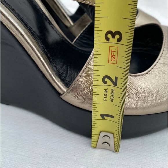 Burberry Abbot Gold Metallic Leather Peep Toe Crisscross Strap Wedge Sandal 39 - Picture 7 of 15